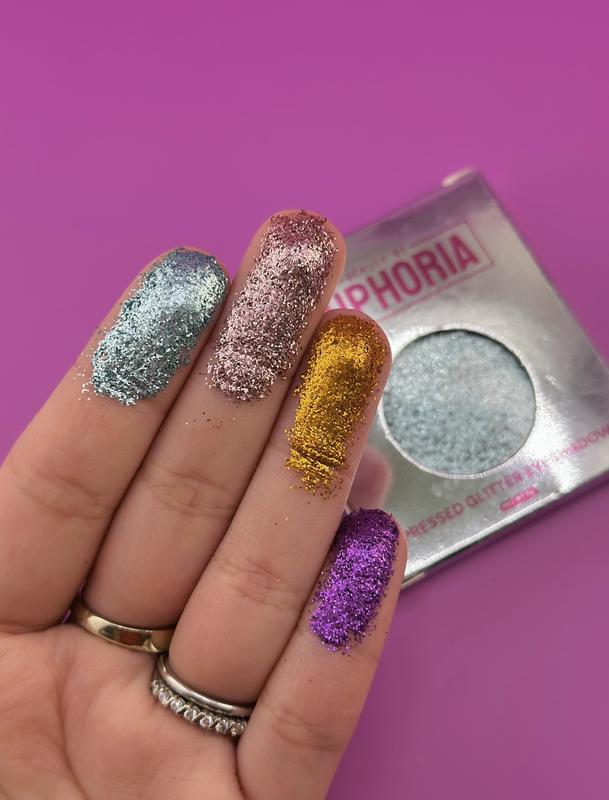 Metallic pressed glitters - Unleash the magic, sparkle and shine with this metallic masterpiece. Eyeshadow Makeup