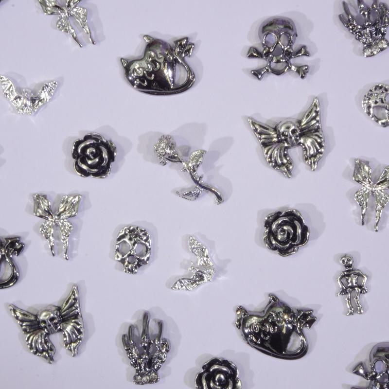 Creepy Chic-Shine Shine DIY  Metal Nails/Charms